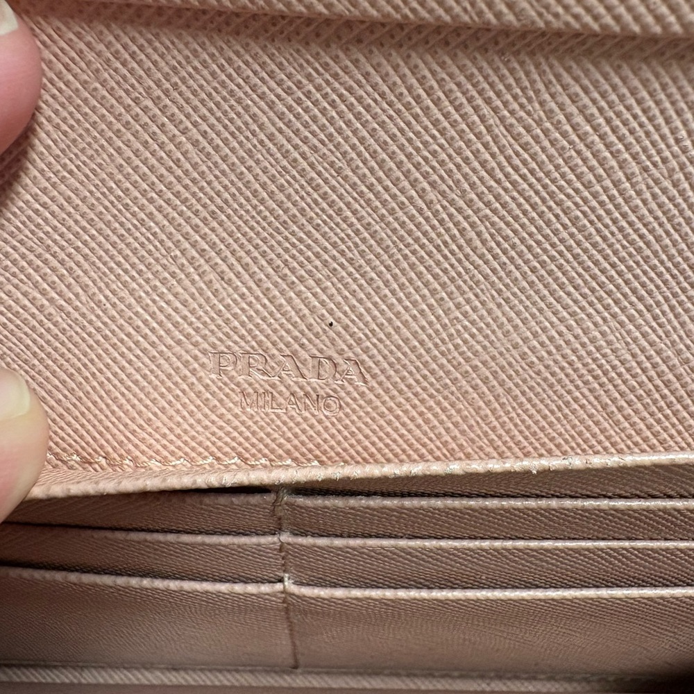 PRADA Pink Wallet 🪪 - Picture 8 of 12
